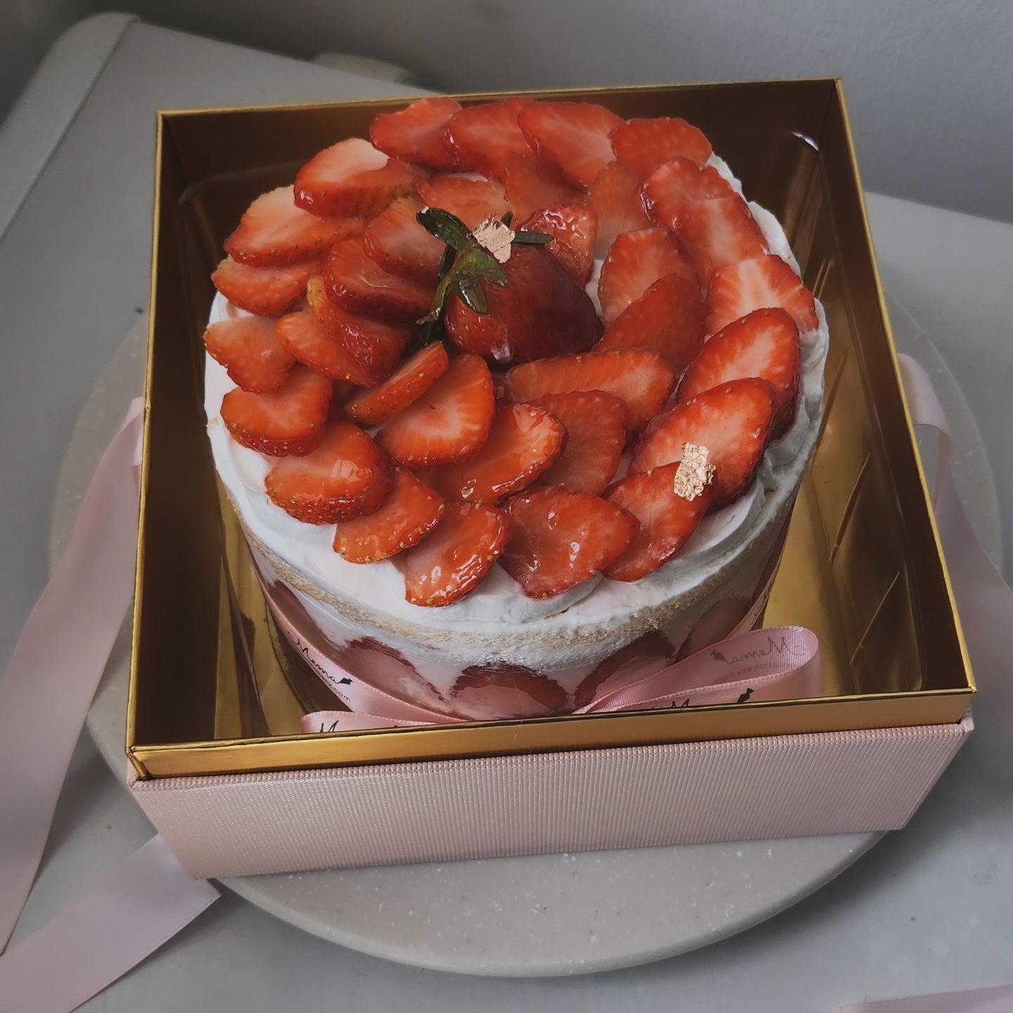 Berry Strawberry Sable Cake