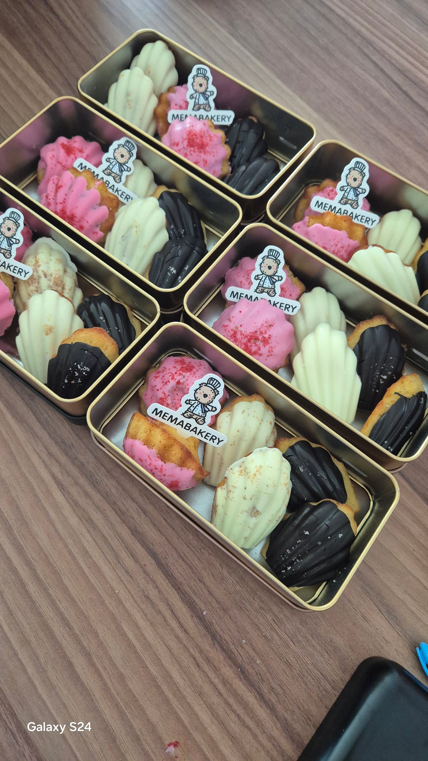 Madeleines Neapolitan