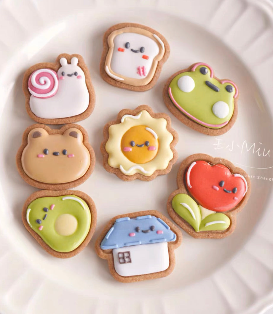 Learn: cut cookies (kids)