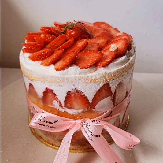 Berry Strawberry Sable Cake