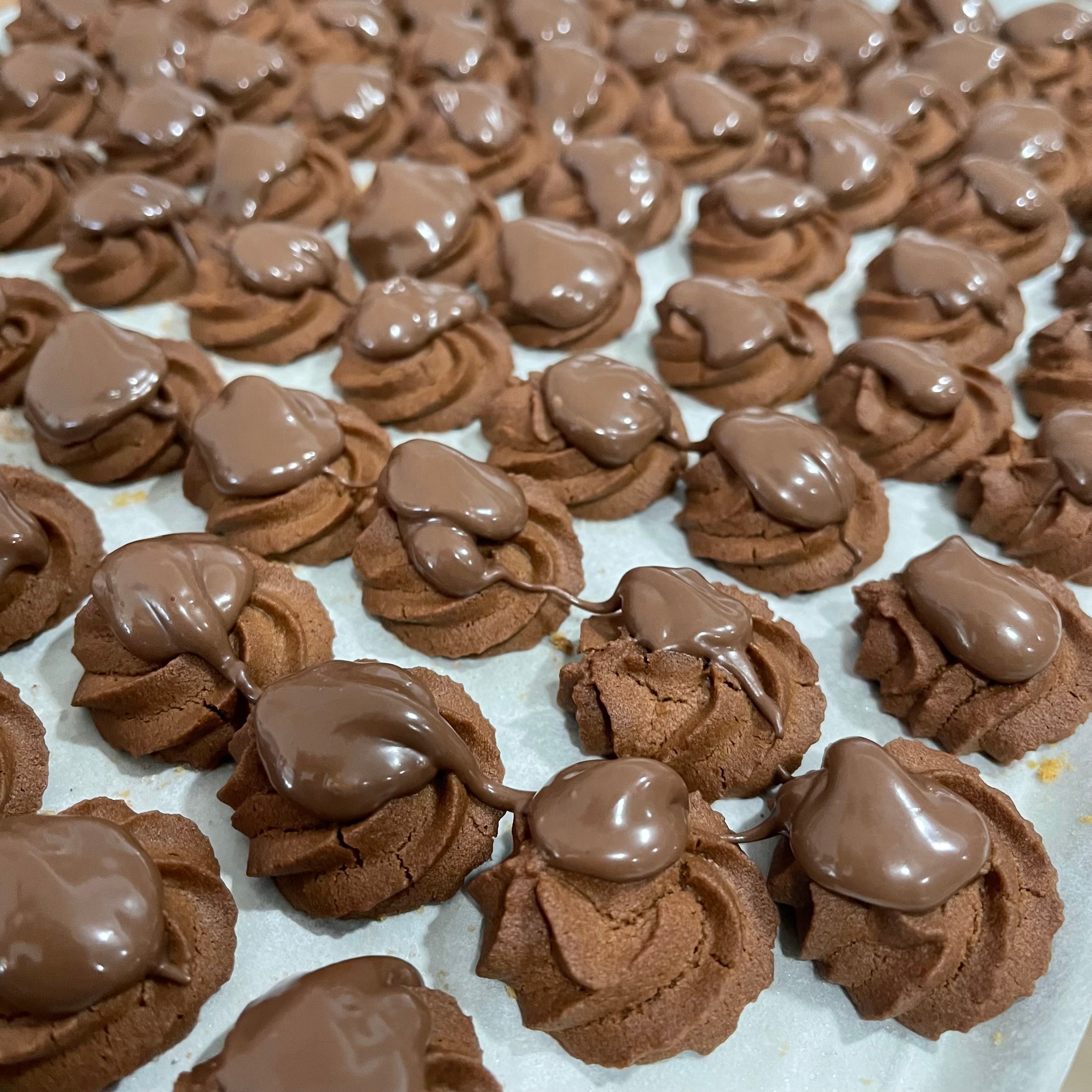 ROCHER TARTS 400gms M tins (Only 1 Size)