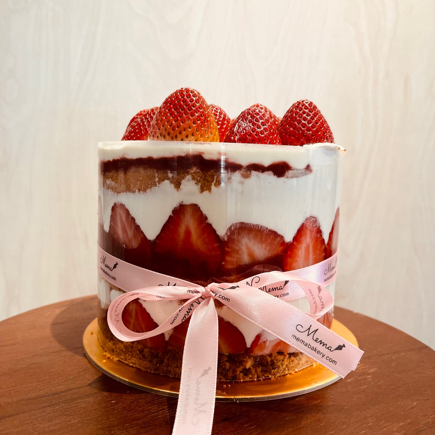 Berry Strawberry Sable Cake